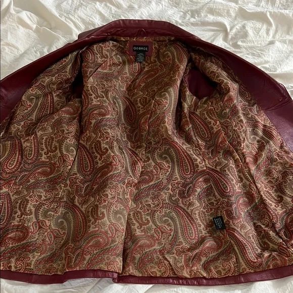 Red 100% Leather Blazer with Notched Lapels and Fitted Silhouette - Picture 4 of 5